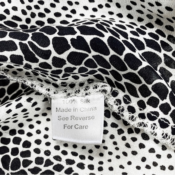 Parker Cold Shoulder Cuff Sleeve Animal Print 100% Silk Blouse Size S - Picture 8 of 8